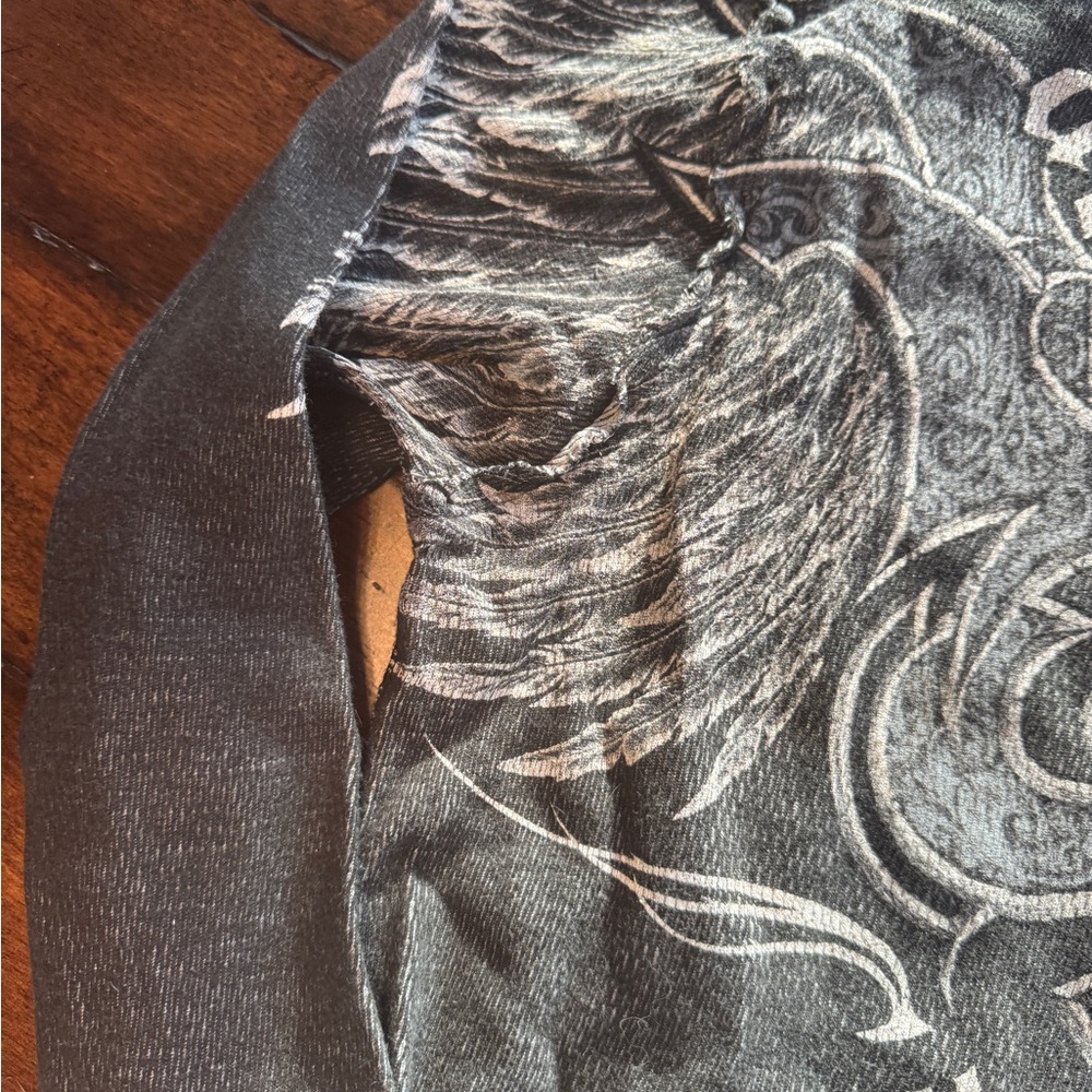 Men’s Affliction Black Long Sleeved Dress Graphic Tee- Size L - Picture 4 of 11